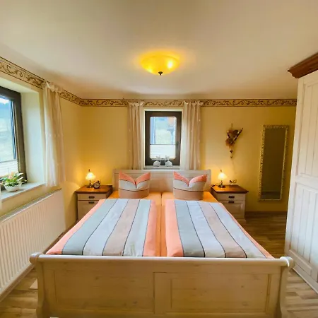 Alte Wildmeisterei - Gartenblick Appartement *