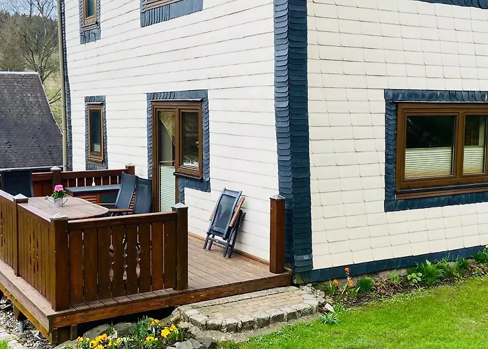 Alte Wildmeisterei - Gartenblick Appartement Neuhaus am Rennweg